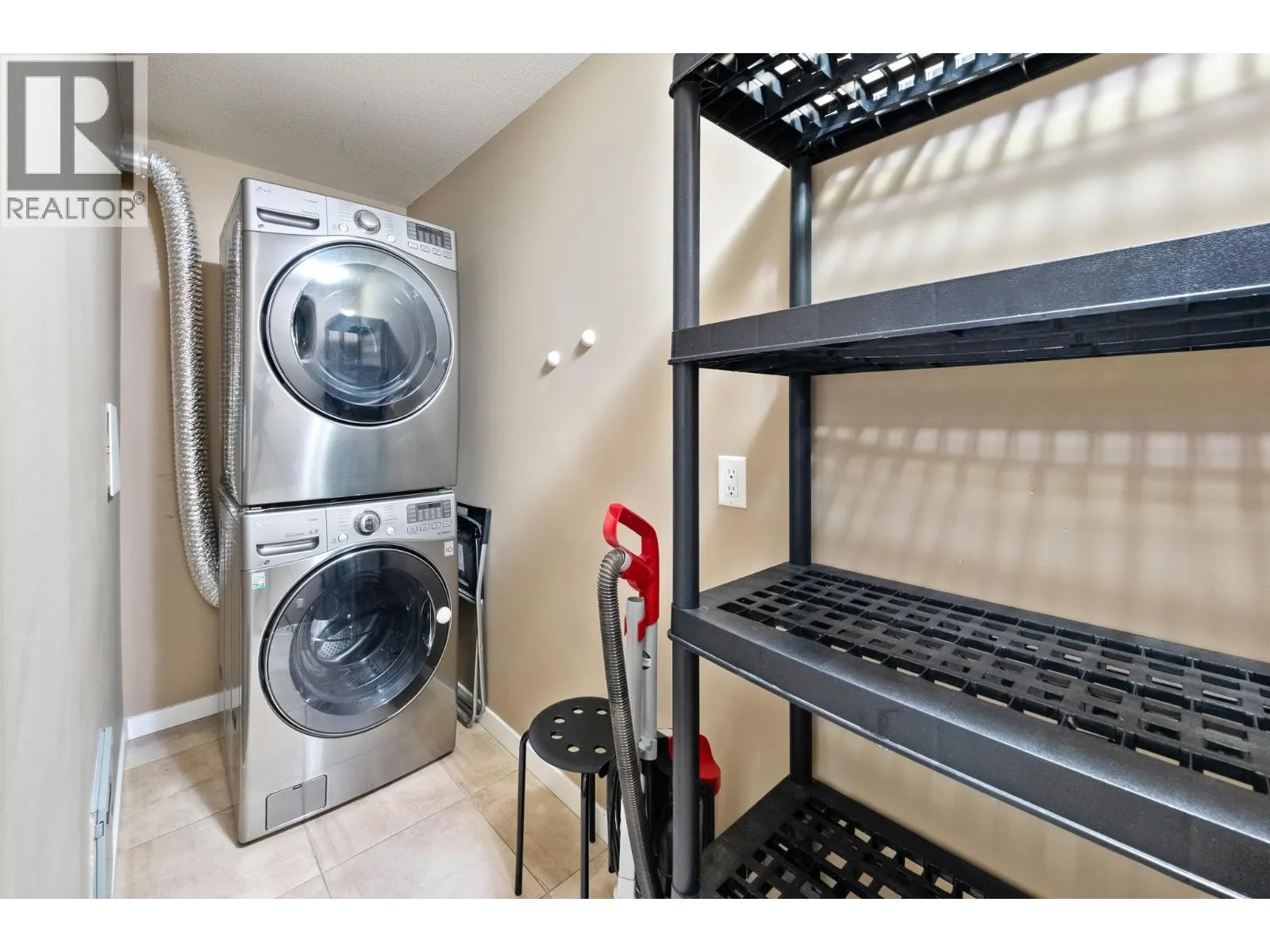135 Ziprick Road Unit# 206