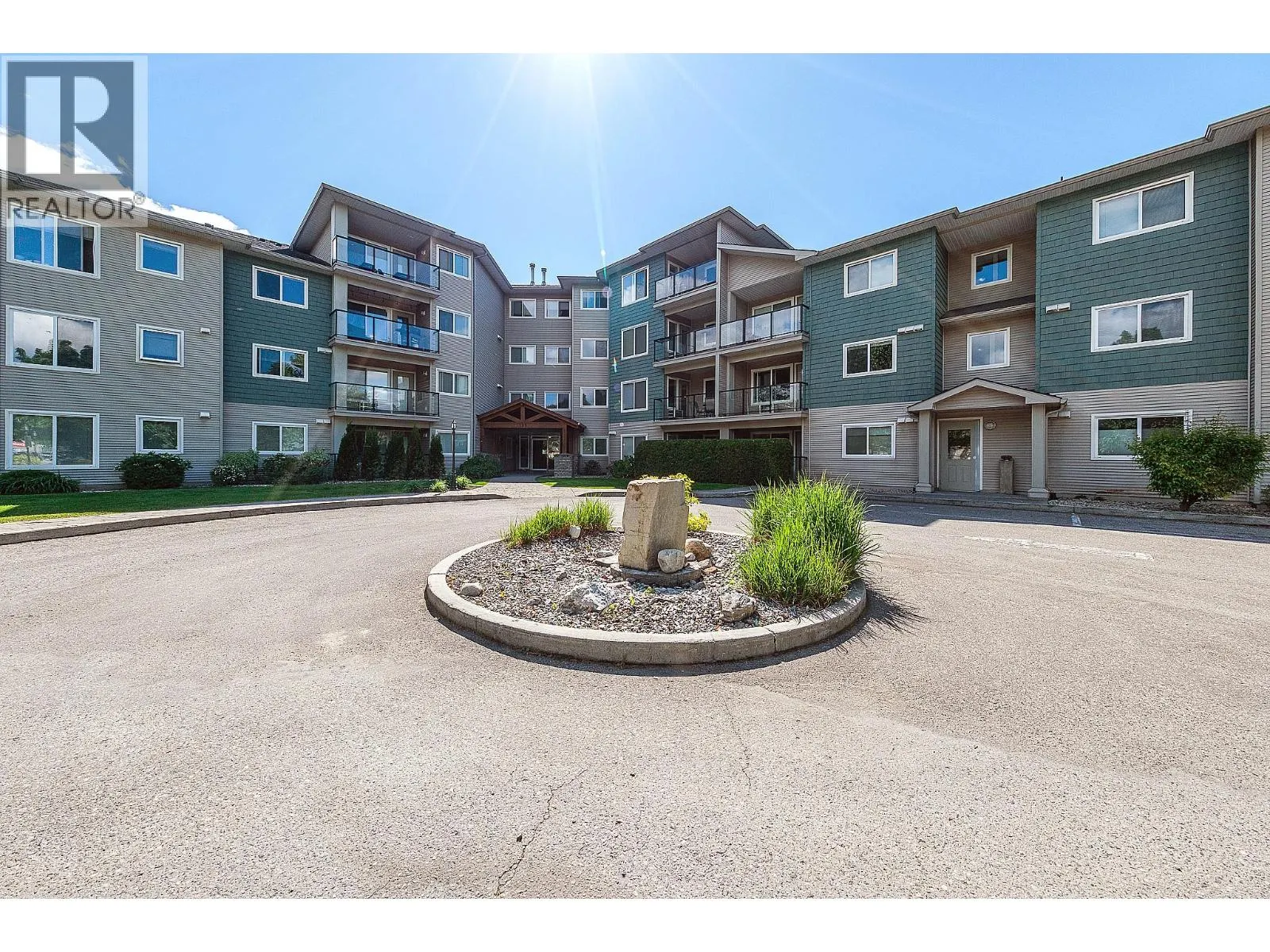 135 Ziprick Road Unit# 206