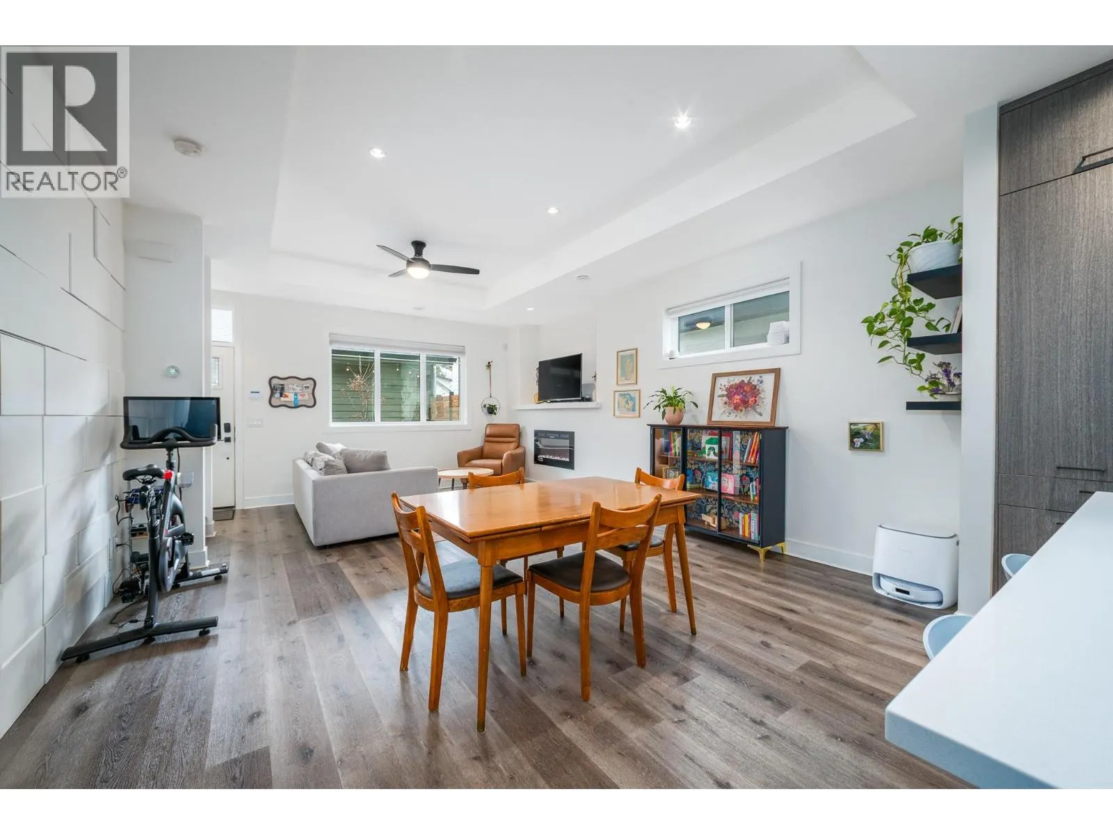 805 Burne Avenue Unit# 4