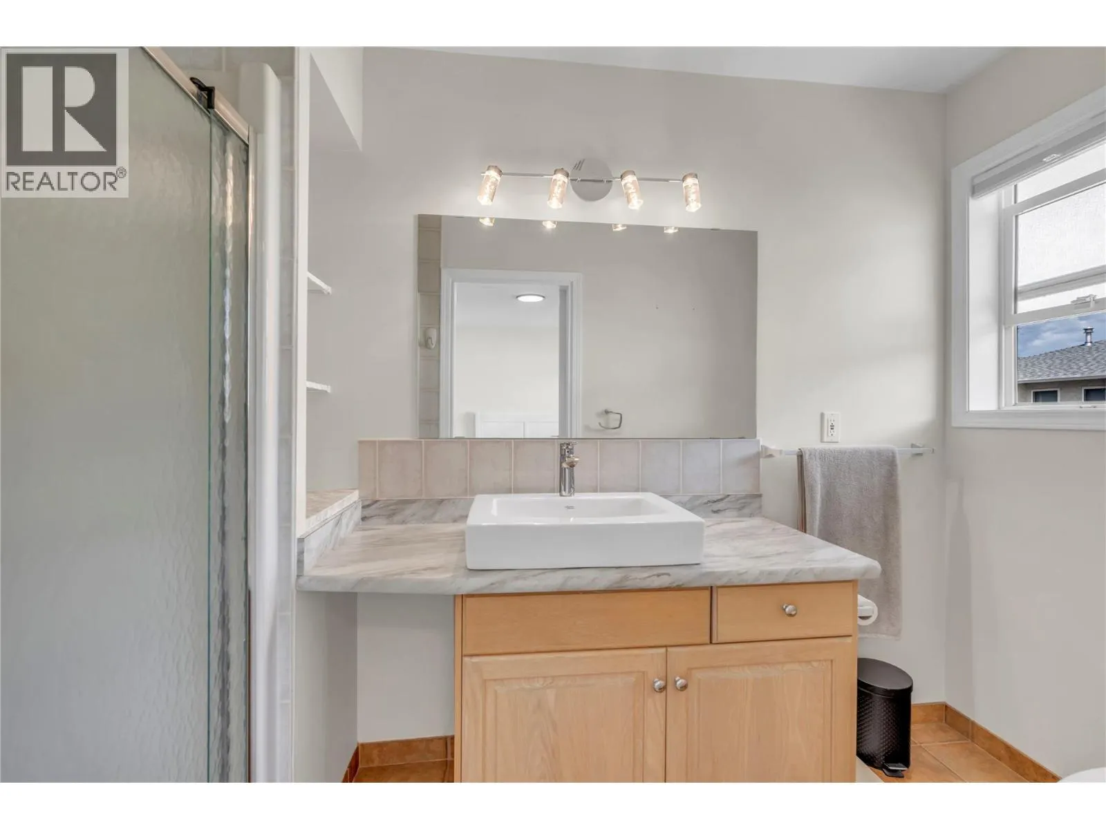 166 Green Avenue W Unit# 103