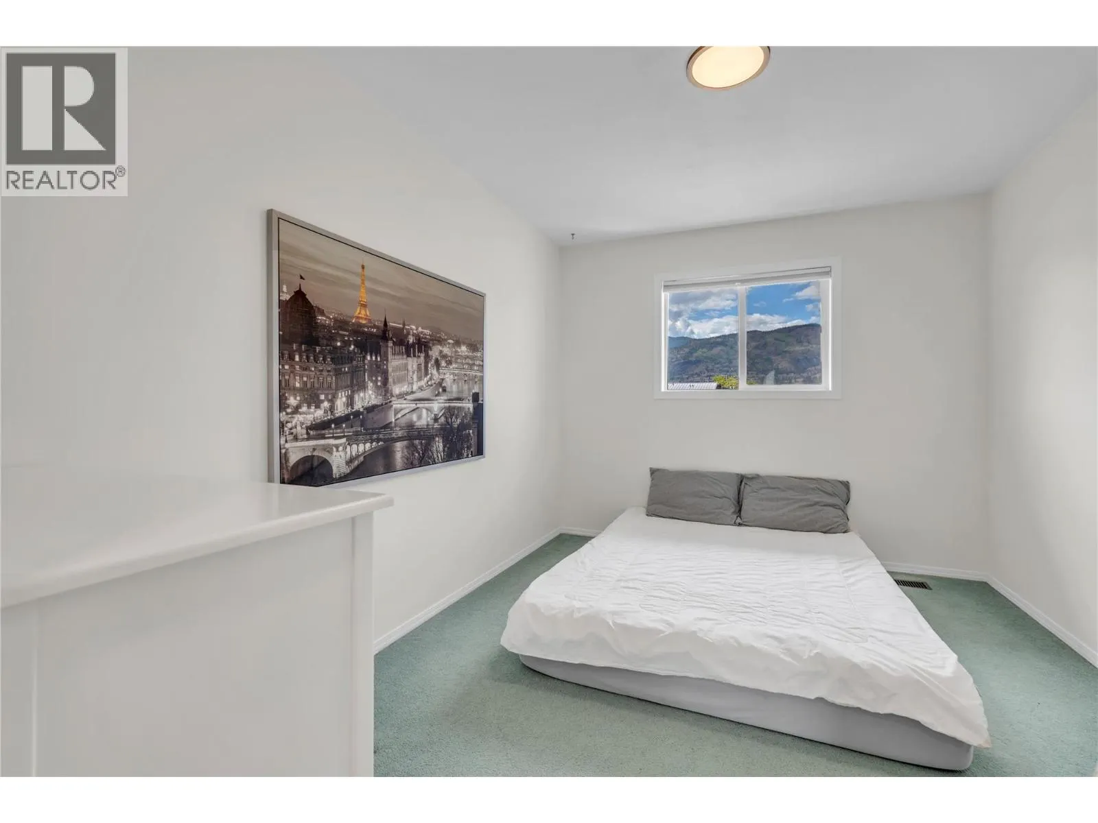166 Green Avenue W Unit# 103