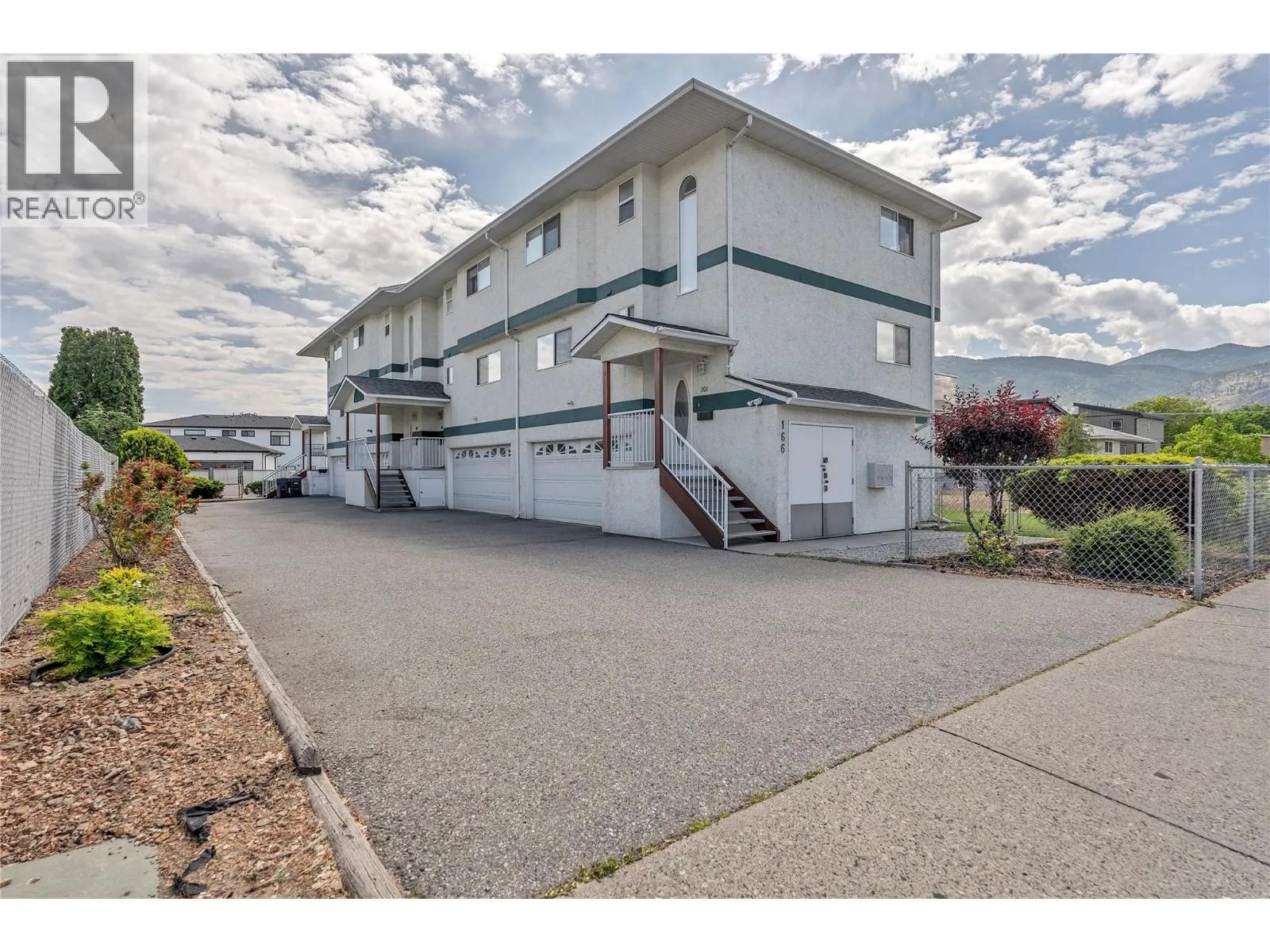 166 Green Avenue W Unit# 103