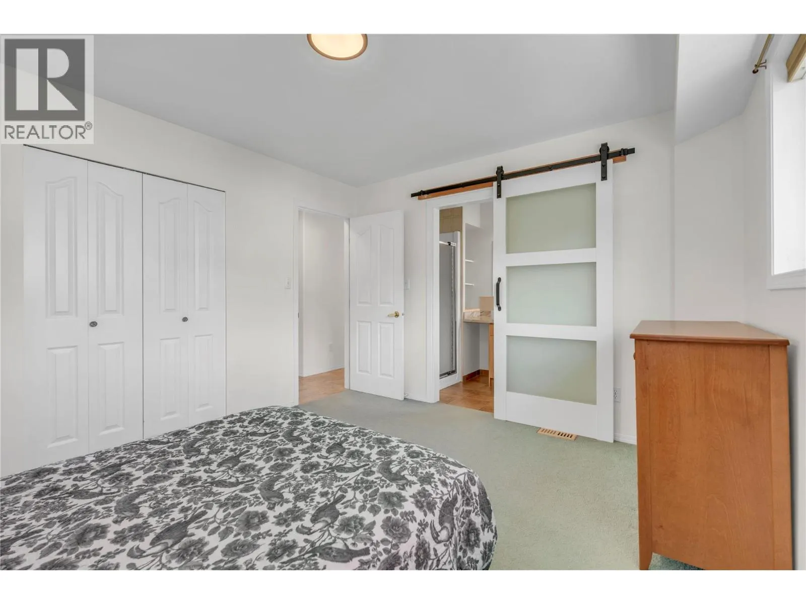 166 Green Avenue W Unit# 103