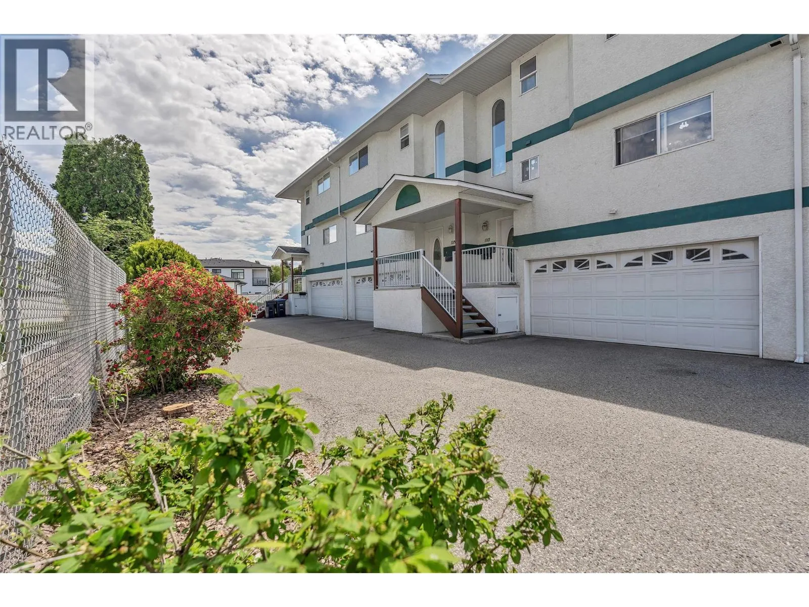 166 Green Avenue W Unit# 103
