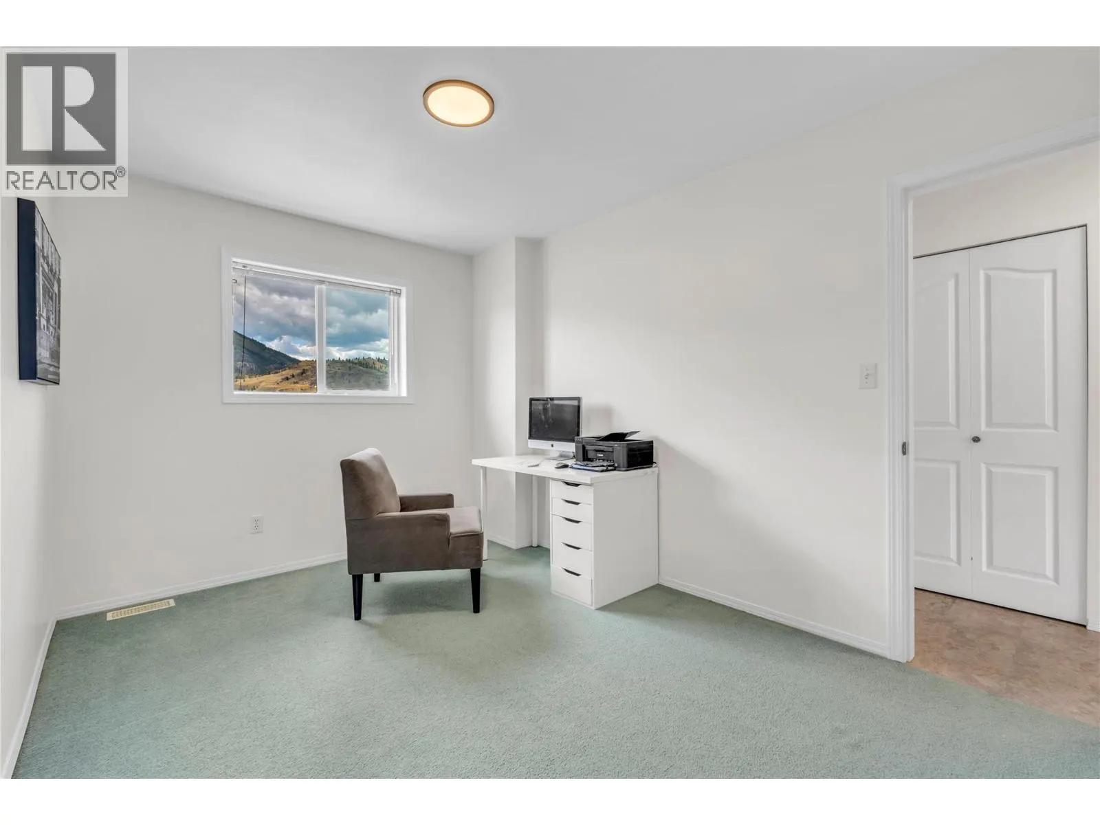 166 Green Avenue W Unit# 103