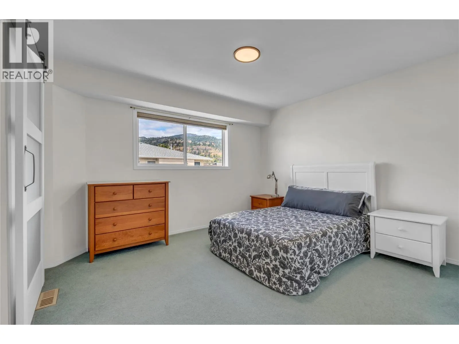 166 Green Avenue W Unit# 103