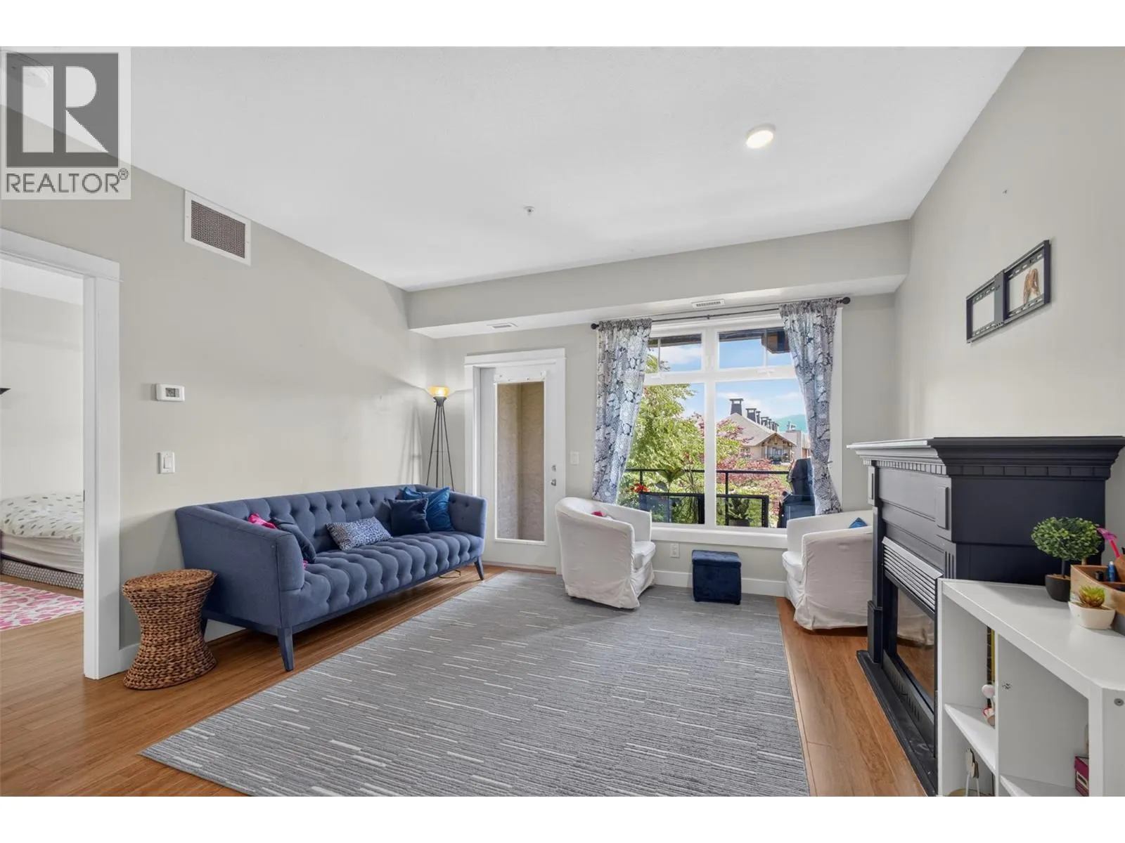 2551 Shoreline Drive Unit# 208
