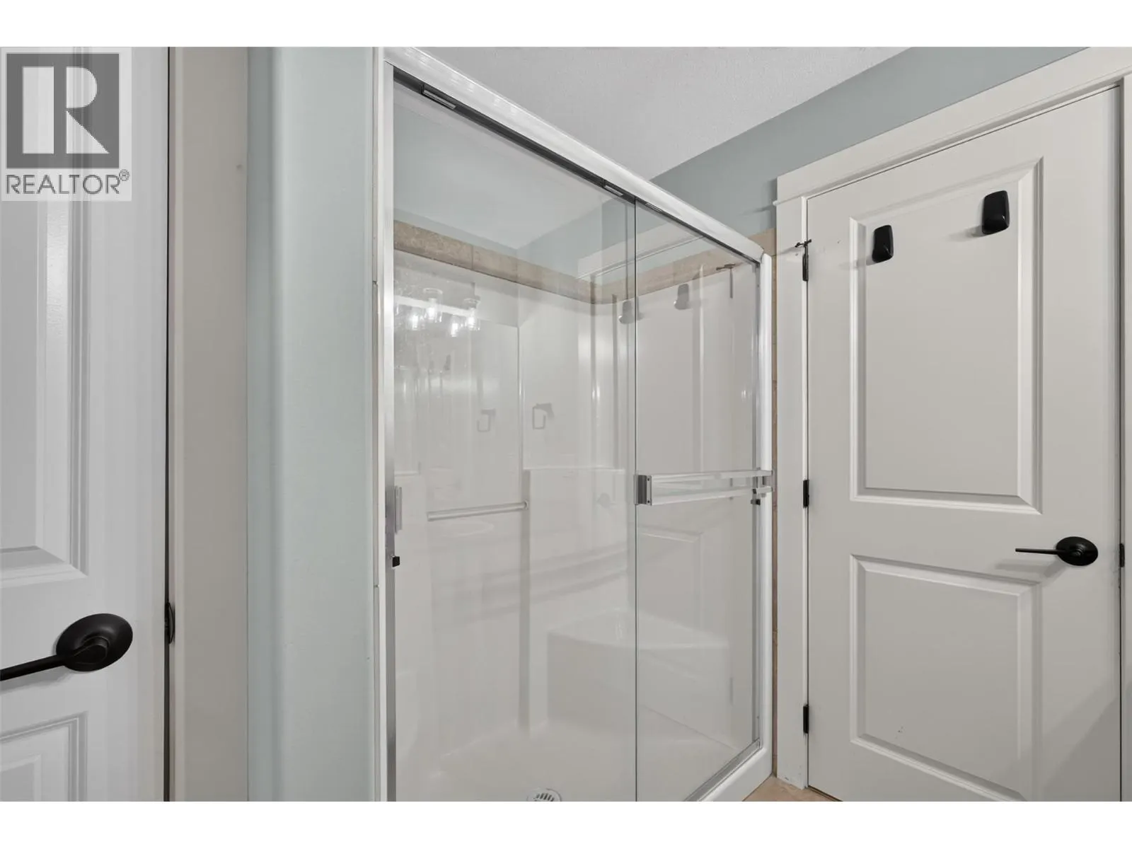 2551 Shoreline Drive Unit# 208