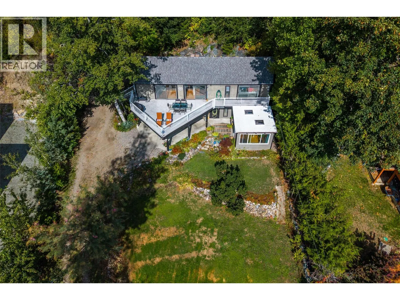 6473 Squilax Anglemont Road