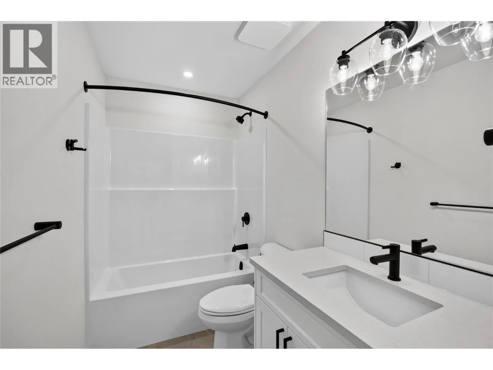 424 Bennett Avenue Unit# 102