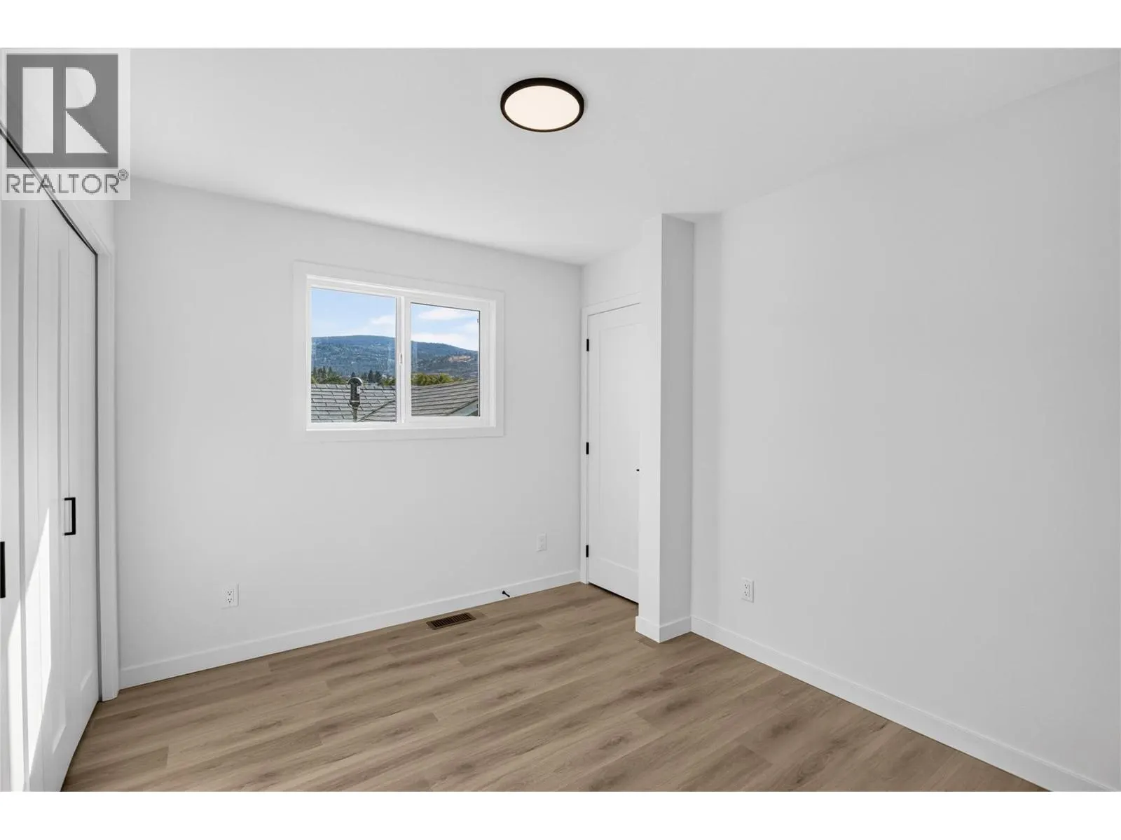 424 Bennett Avenue Unit# 102