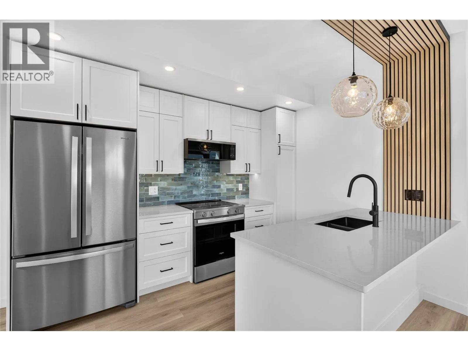 424 Bennett Avenue Unit# 104