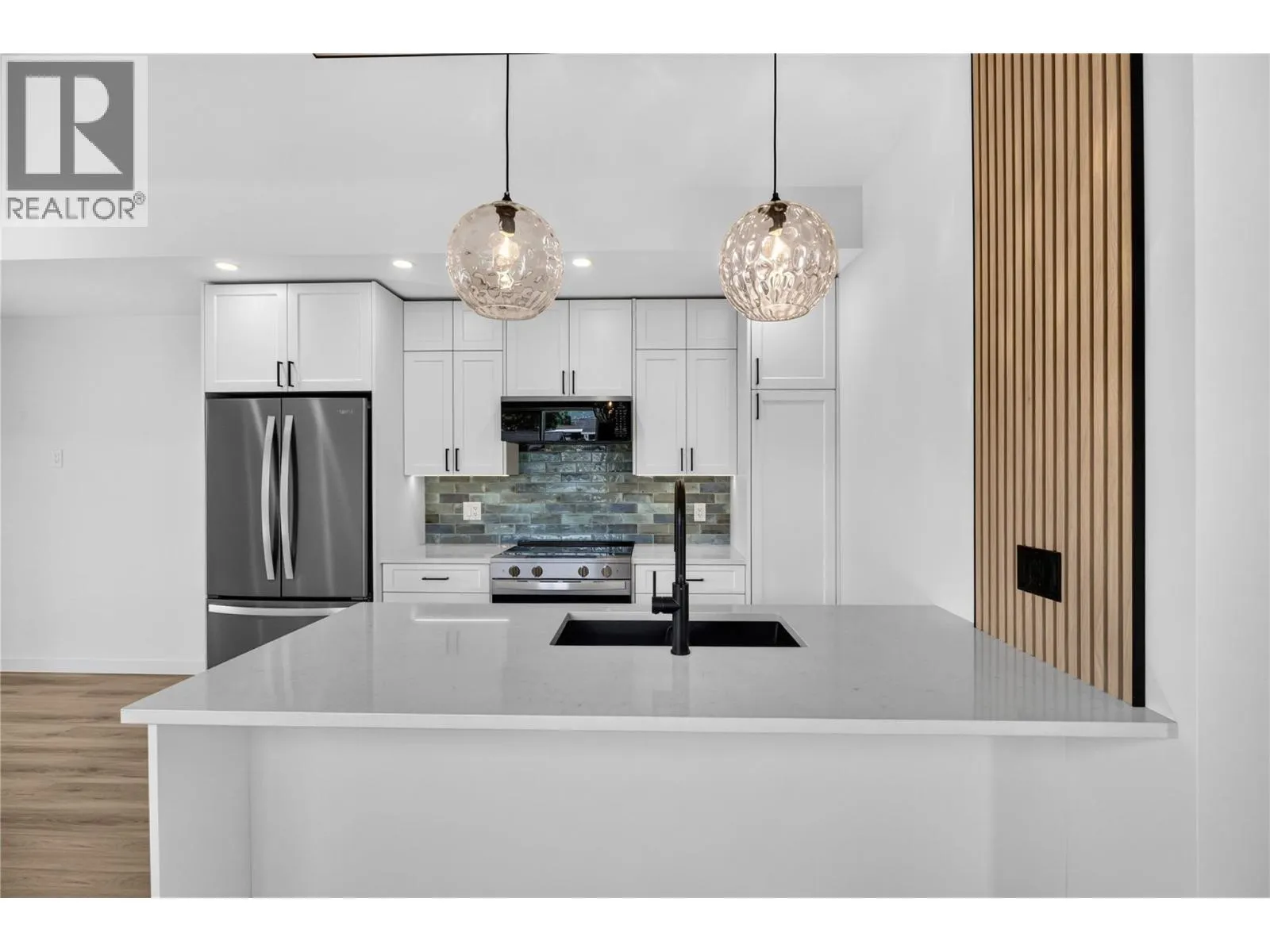424 Bennett Avenue Unit# 104