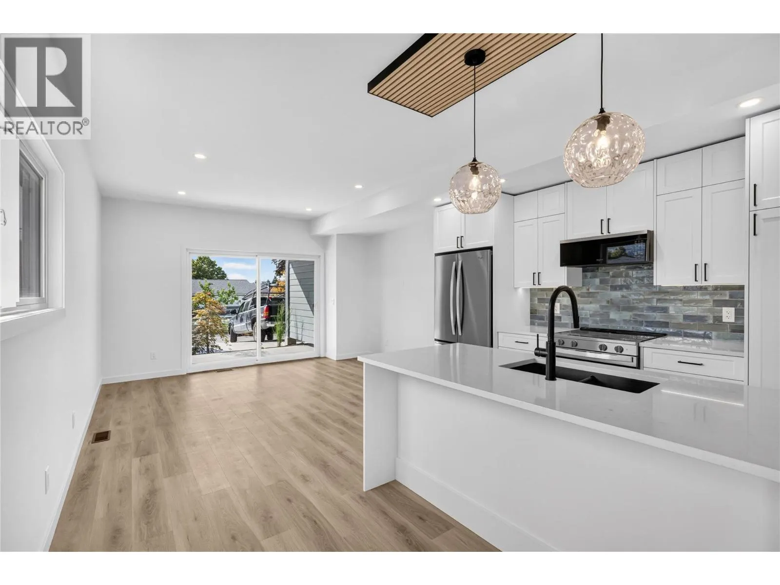 424 Bennett Avenue Unit# 104