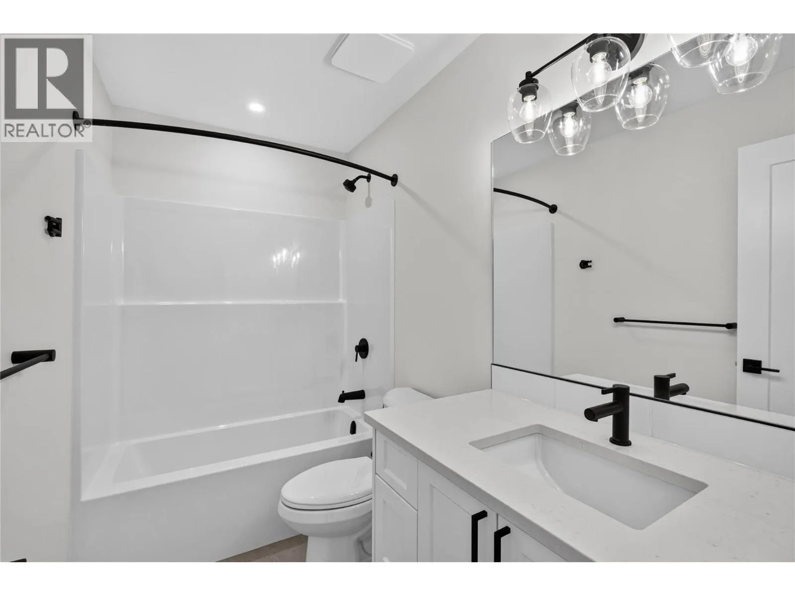 424 Bennett Avenue Unit# 103