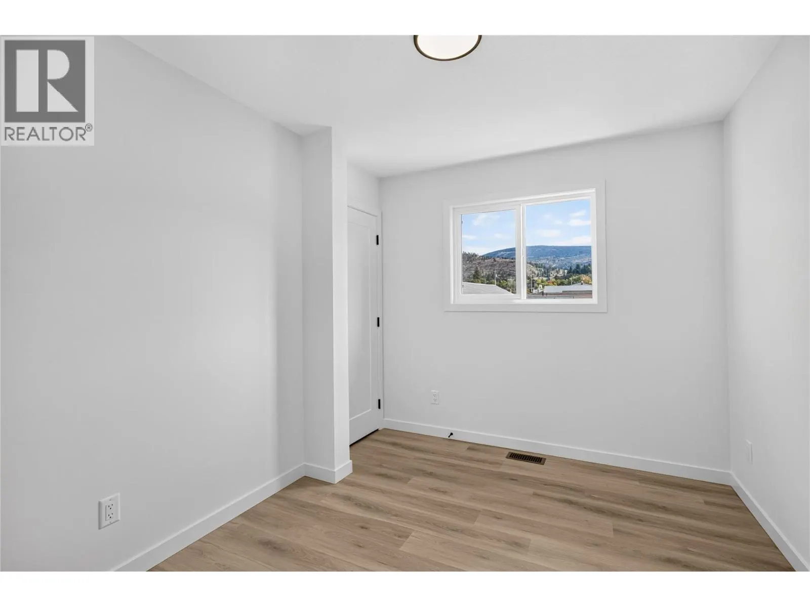 424 Bennett Avenue Unit# 103