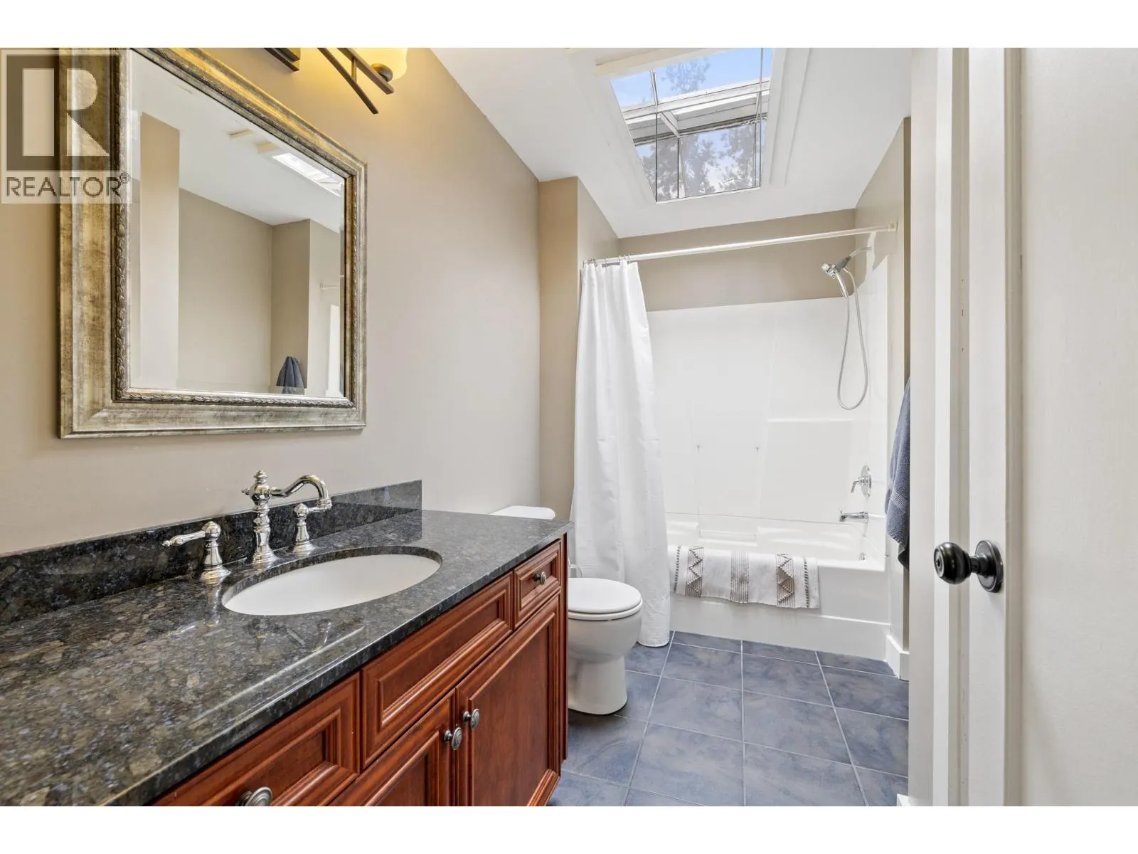 4338 Dunvegan Court