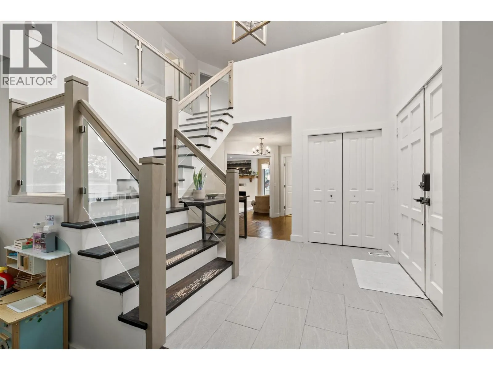 4338 Dunvegan Court