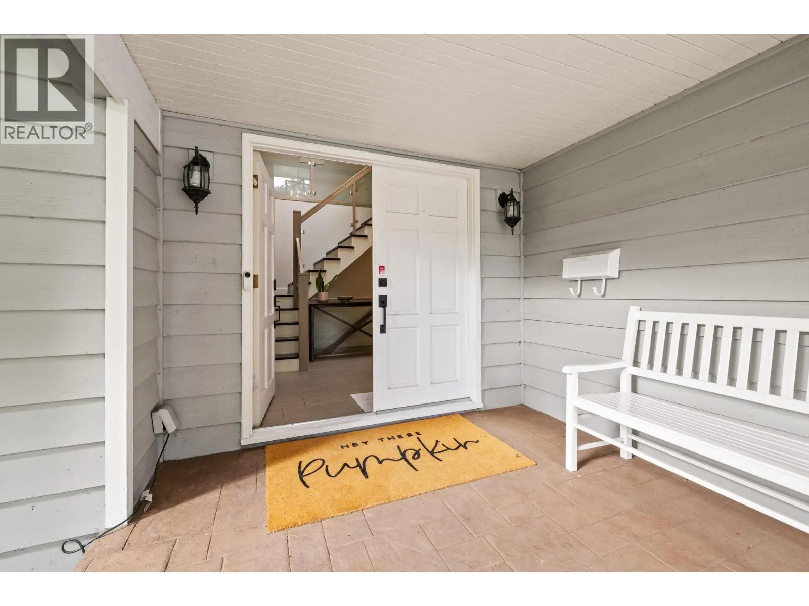 4338 Dunvegan Court