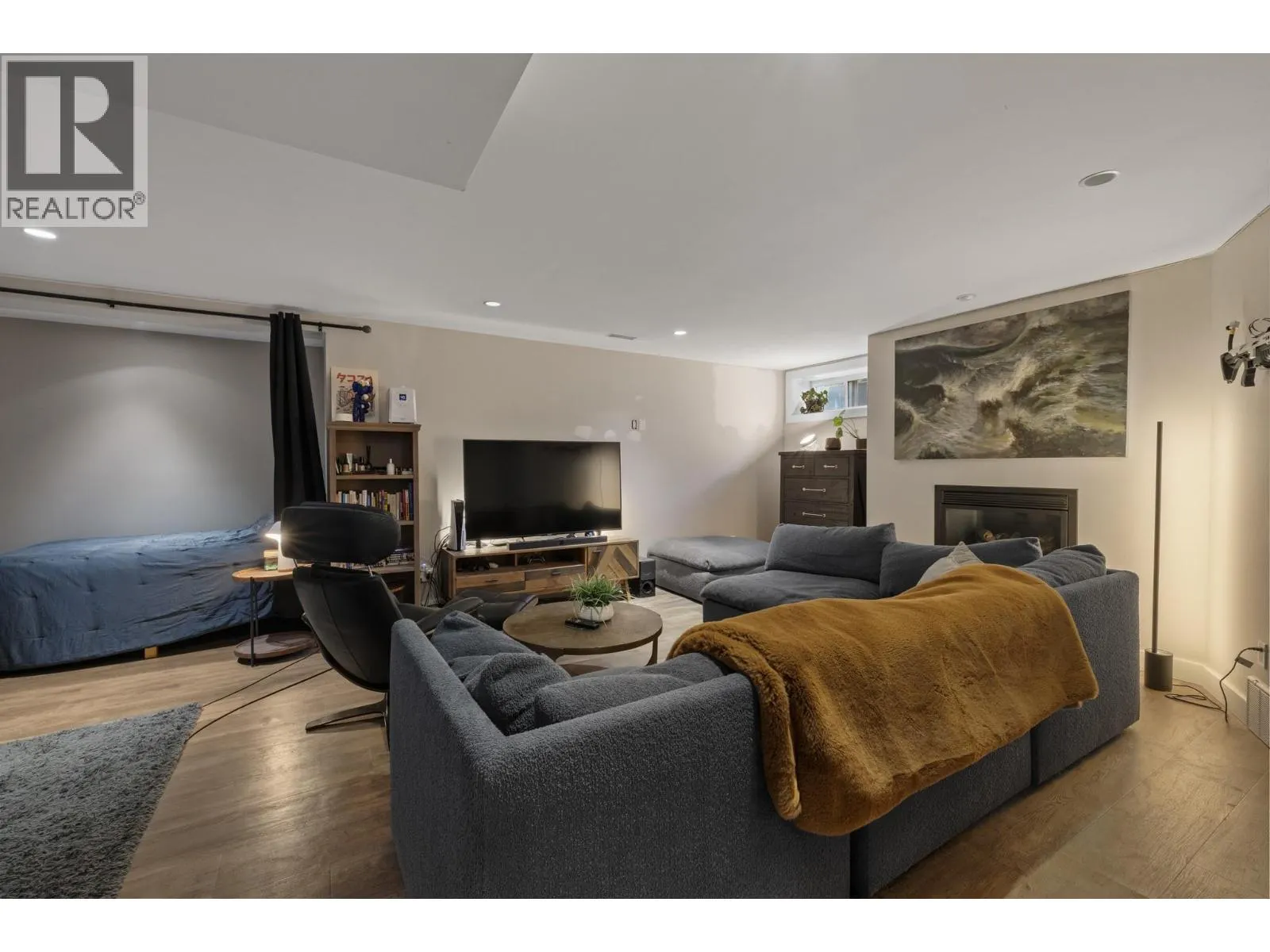 4338 Dunvegan Court