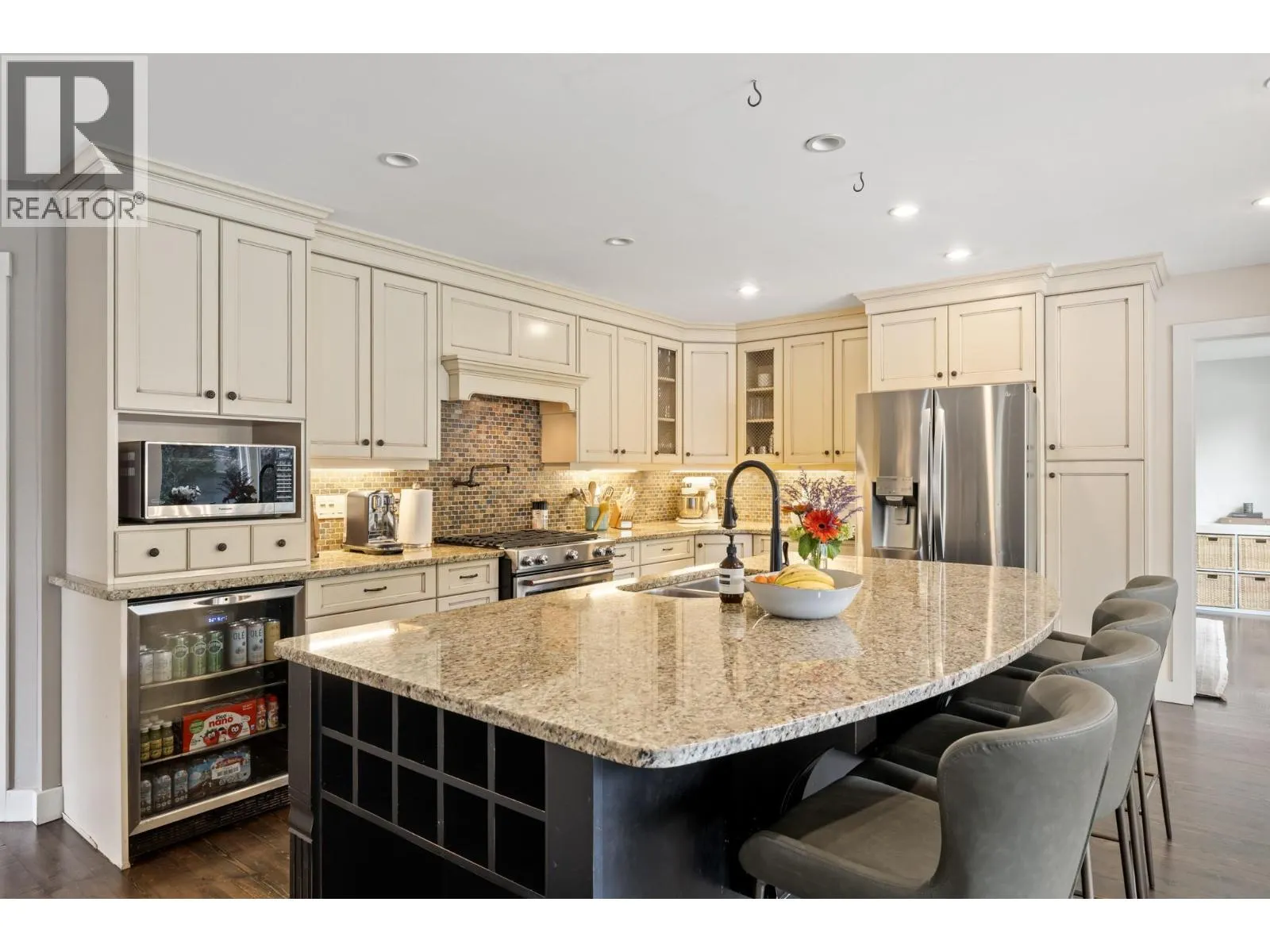 4338 Dunvegan Court