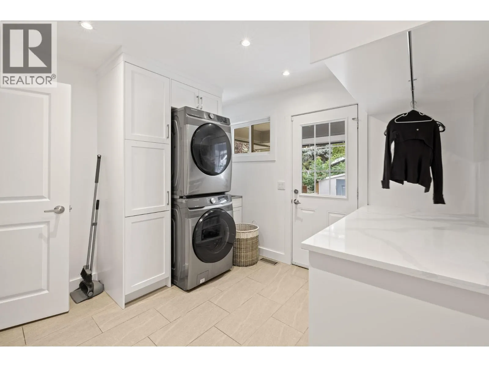 4338 Dunvegan Court