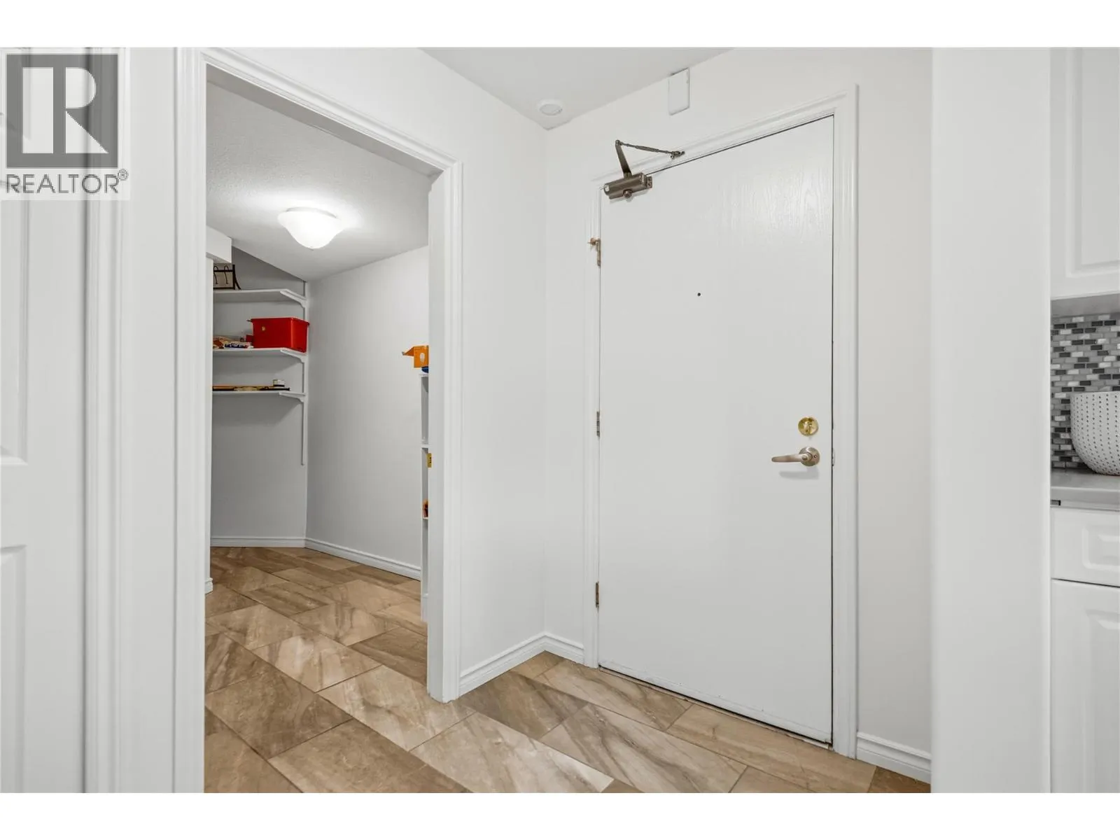 1640 Ufton Court Unit# 108