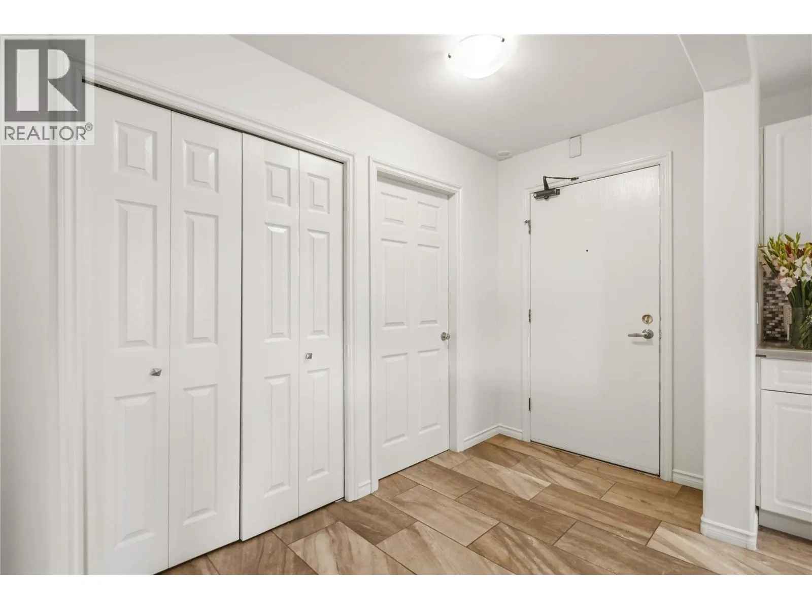 1640 Ufton Court Unit# 108