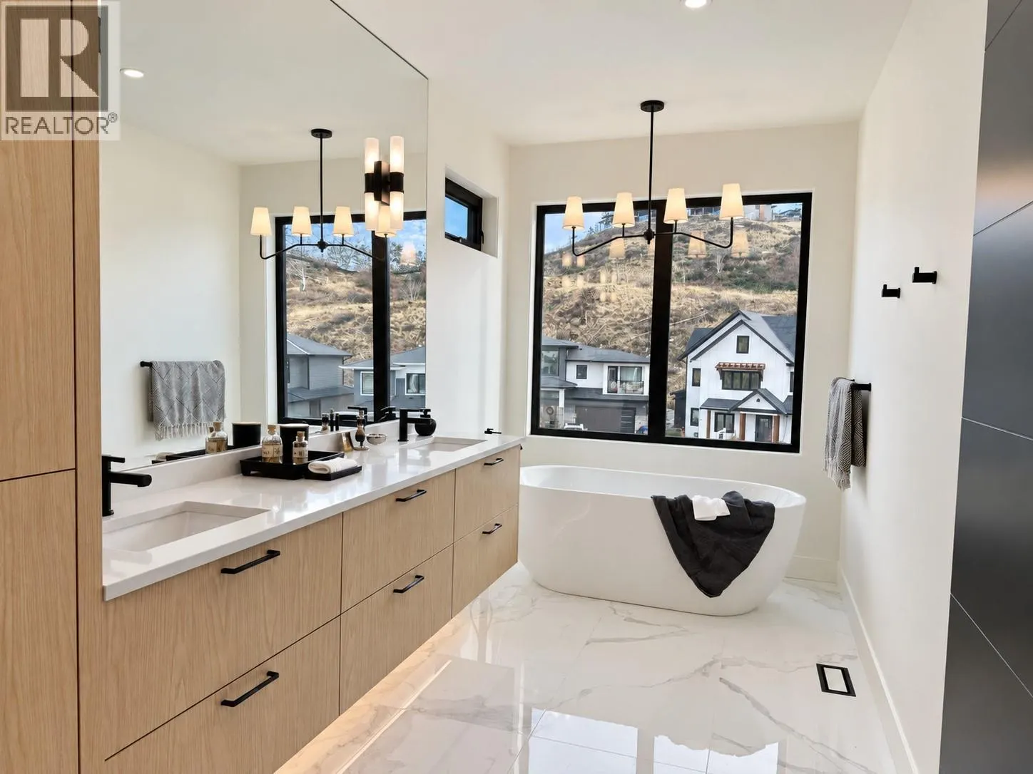 5533 Foothill Court