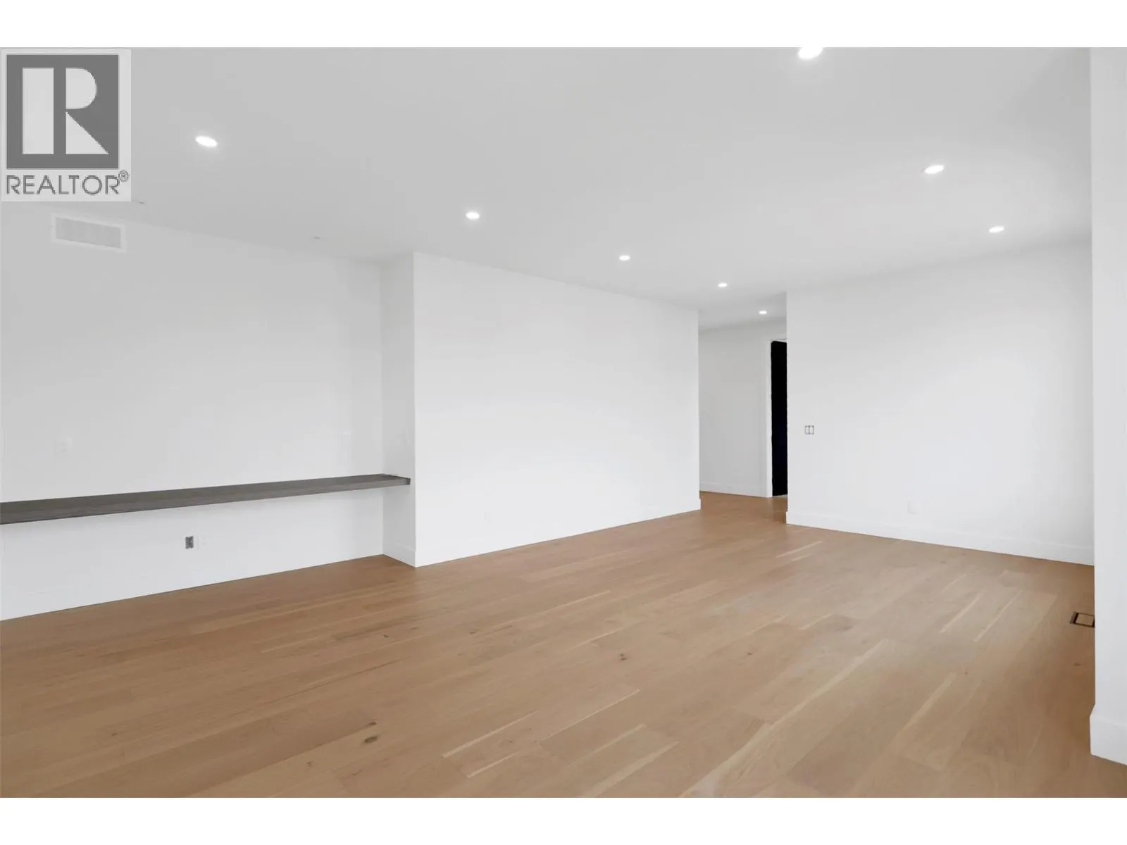 5533 Foothill Court