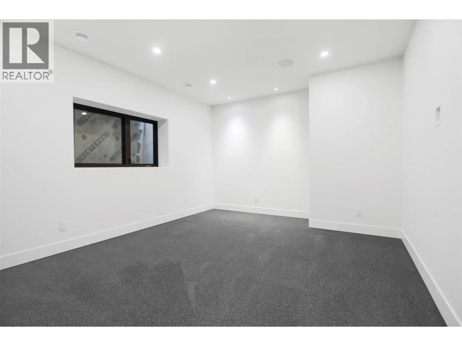 5533 Foothill Court