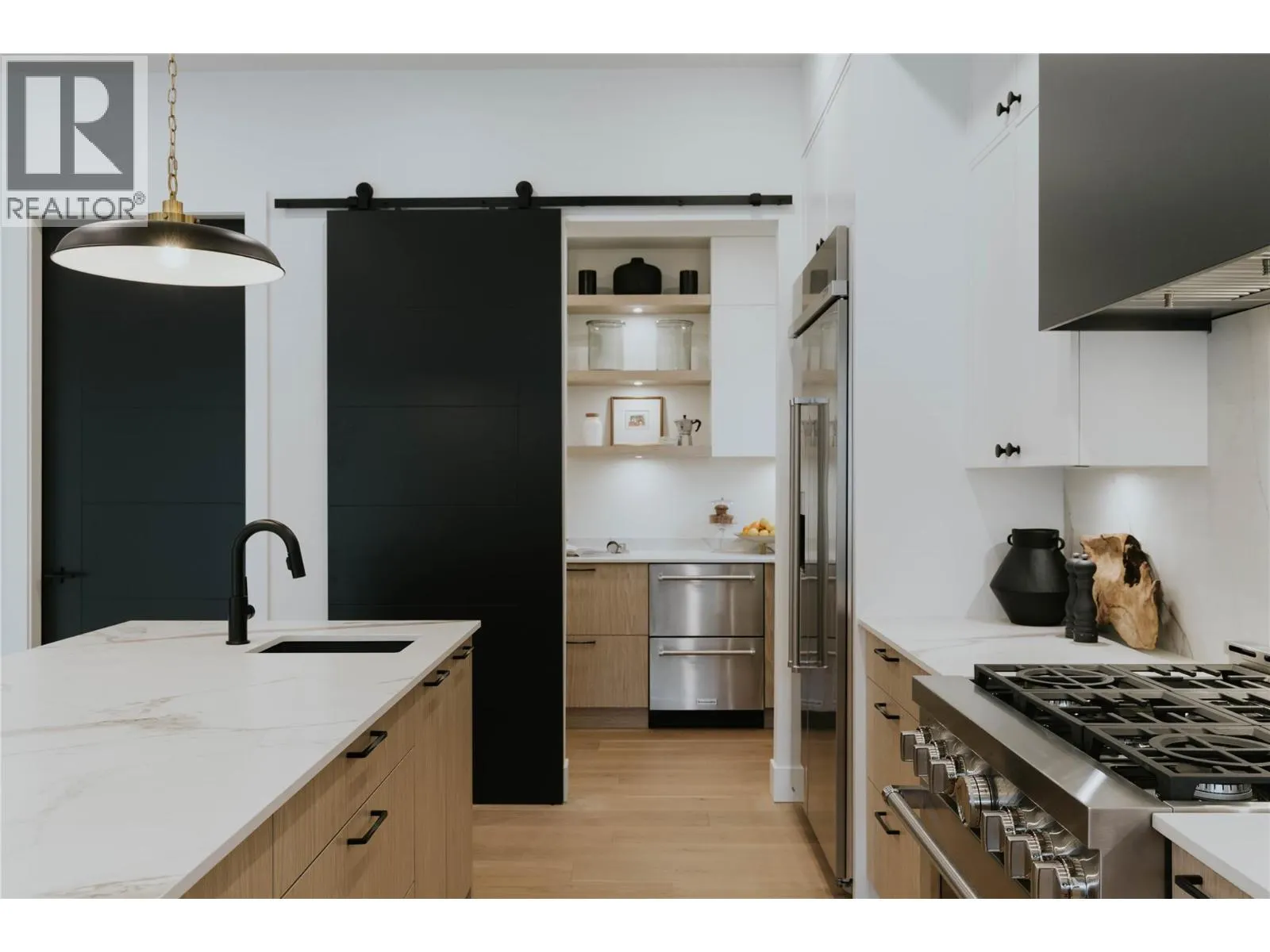 5533 Foothill Court