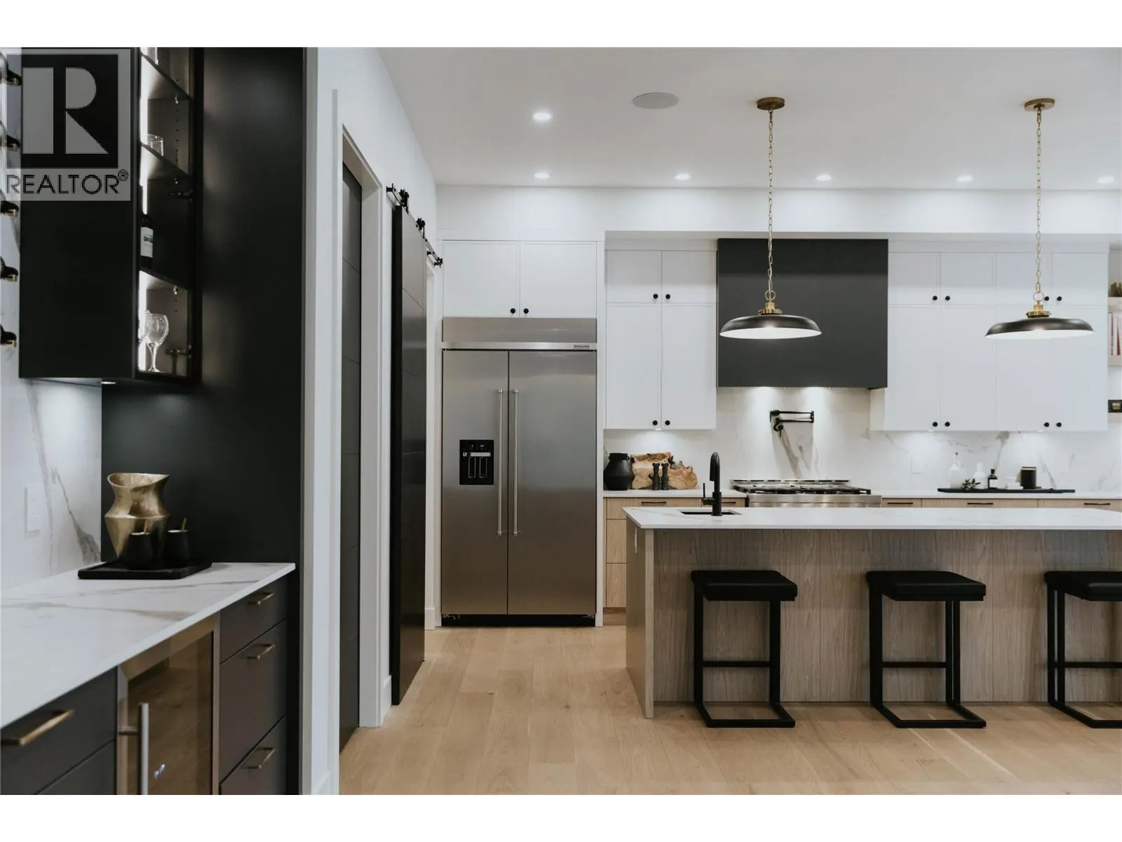 5533 Foothill Court