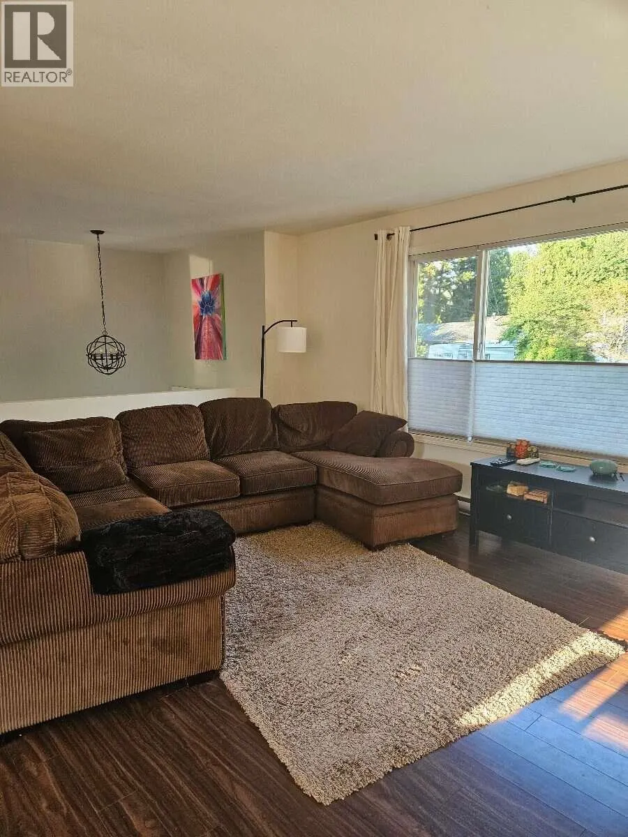 606 Gillis Avenue