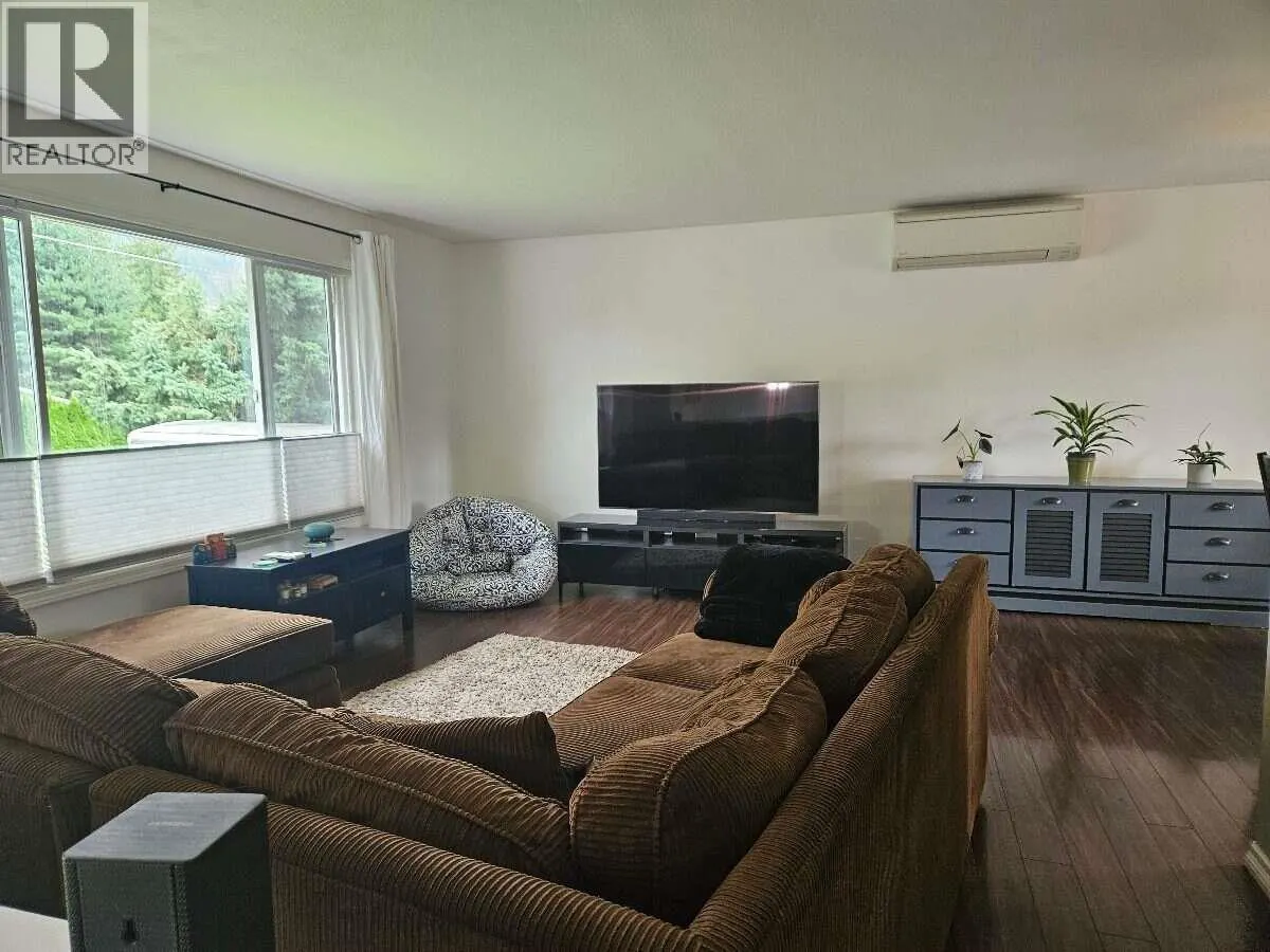 606 Gillis Avenue