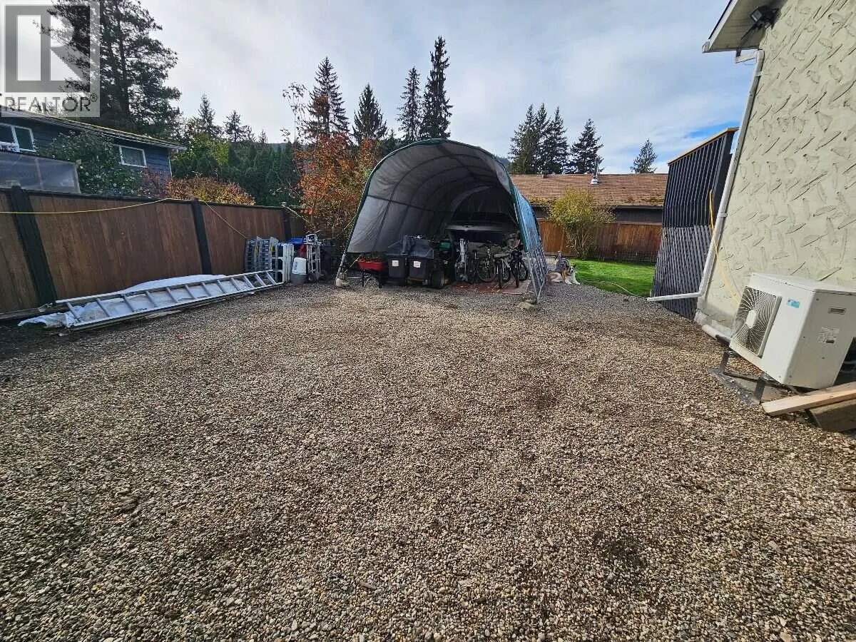 606 Gillis Avenue