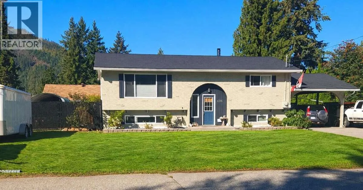 606 Gillis Avenue