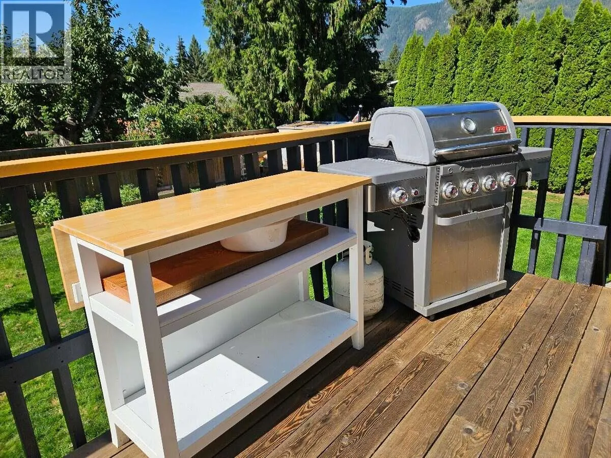 606 Gillis Avenue