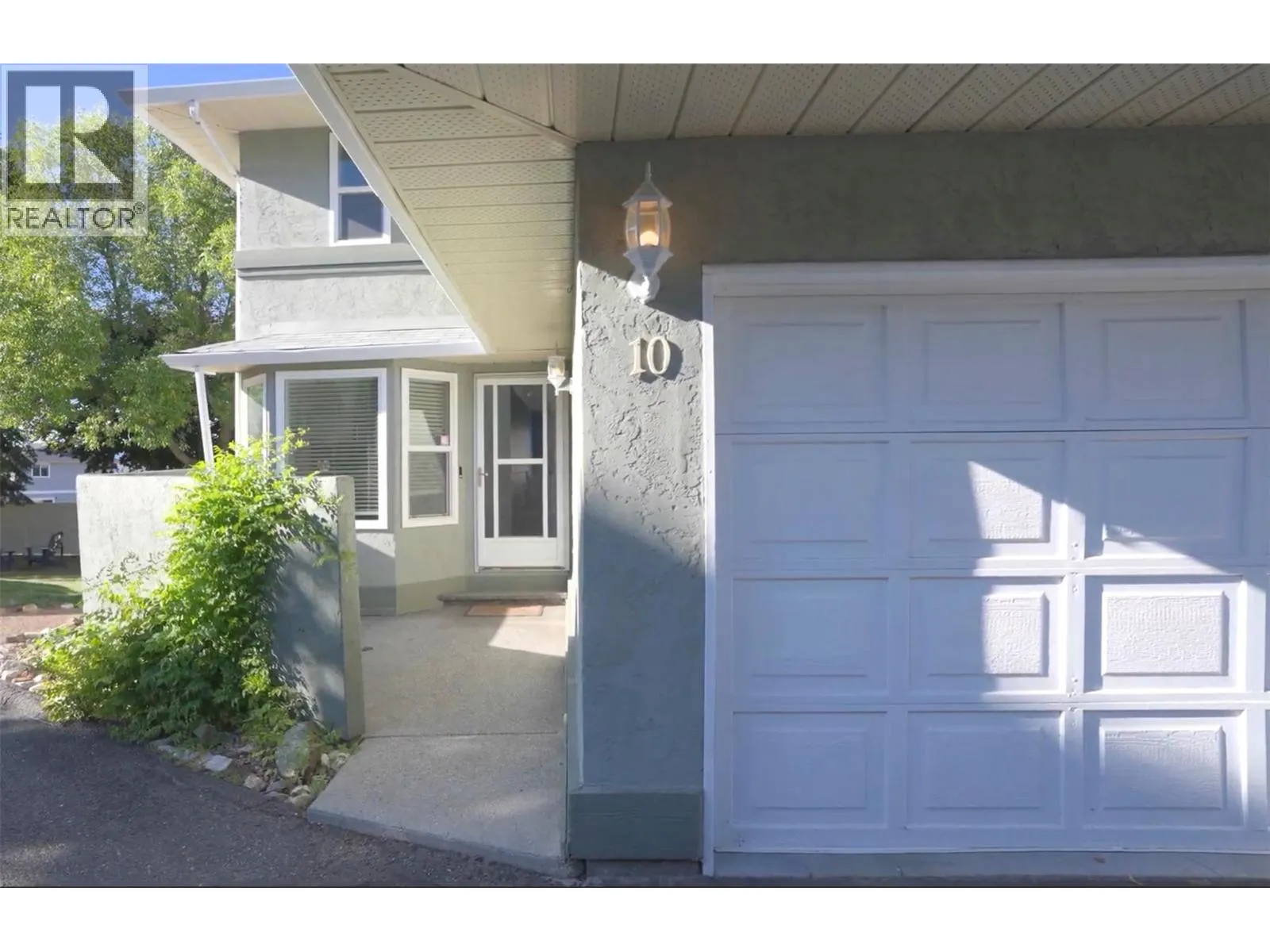 2526 NECHAKO Drive Unit# 10