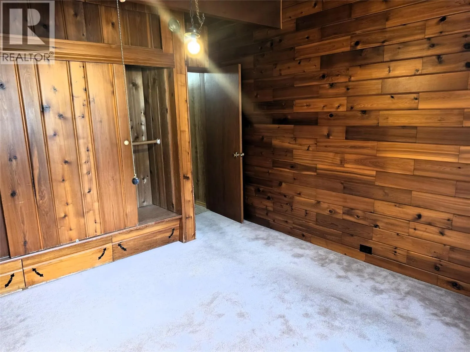 582 Valhalla Road