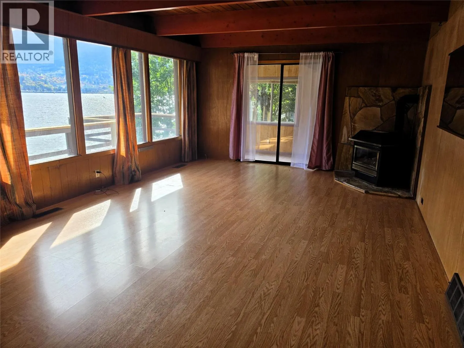 582 Valhalla Road