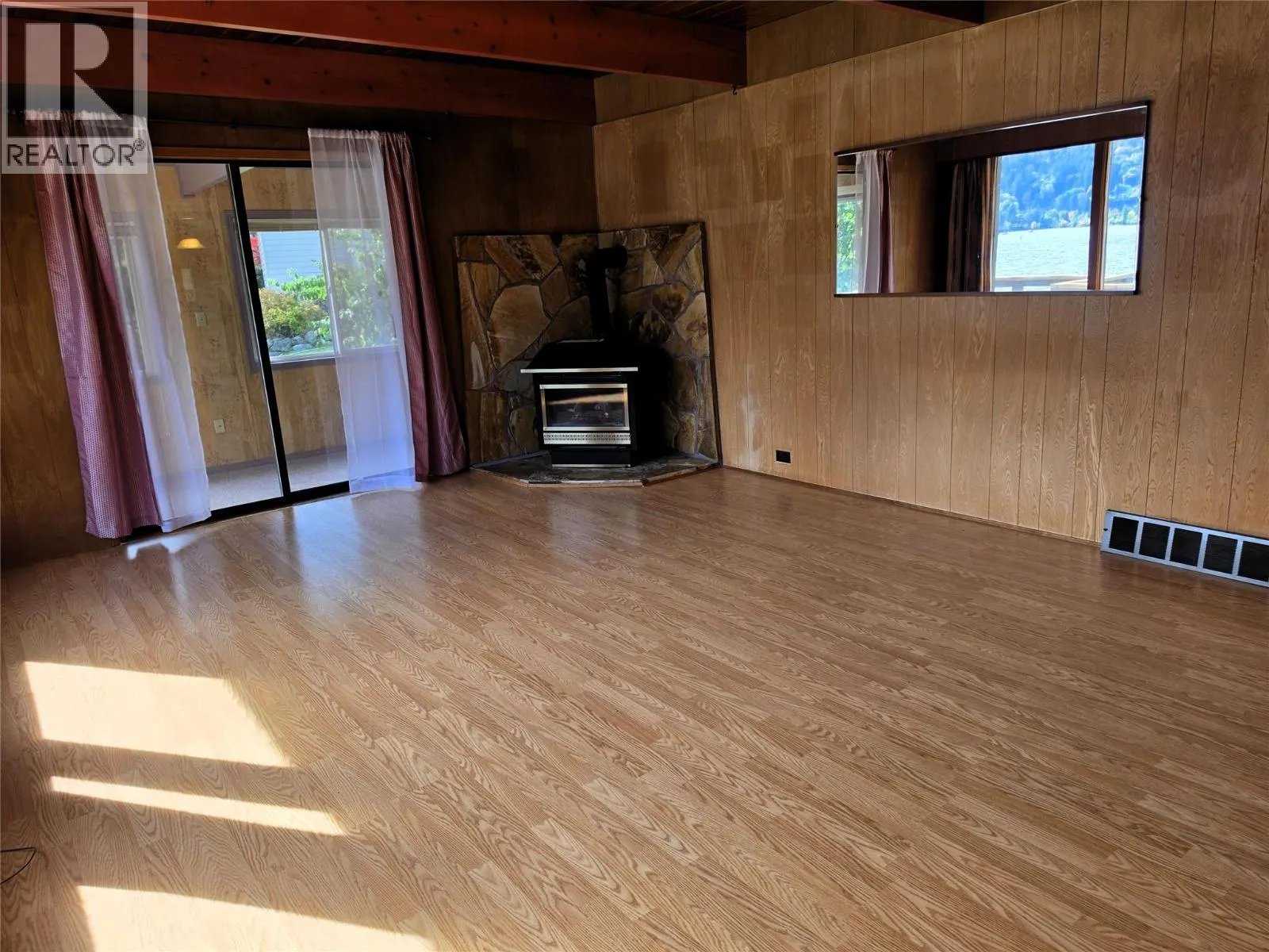582 Valhalla Road