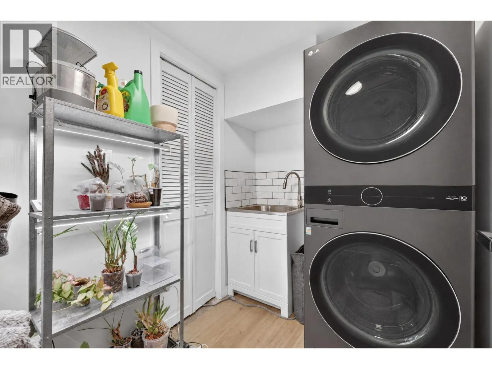 5290 Clarence Road