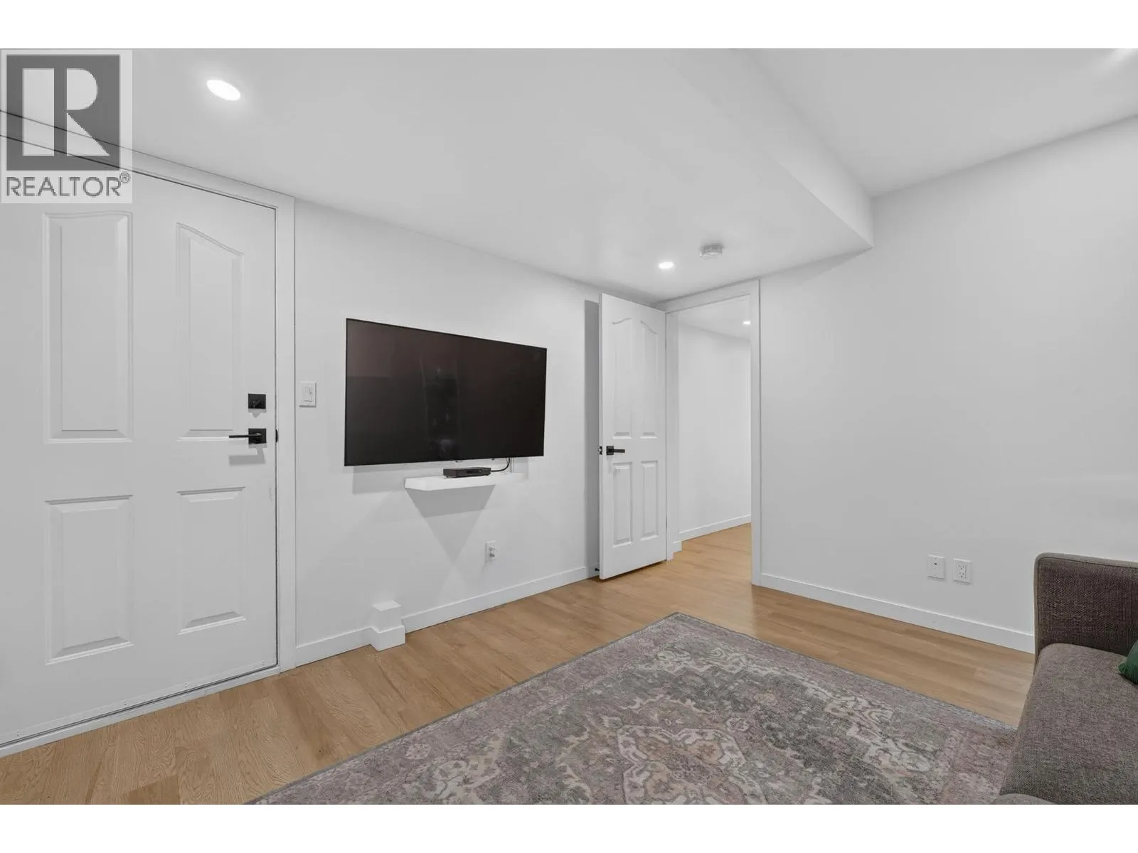 5290 Clarence Road
