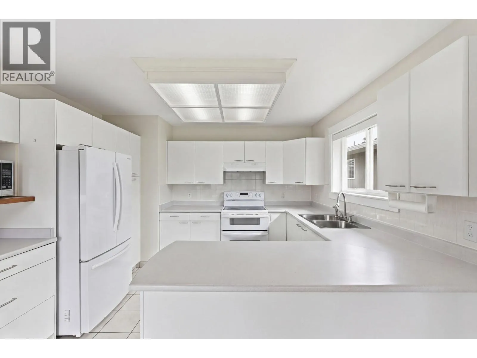 4035 Gellatly Road Unit# 106