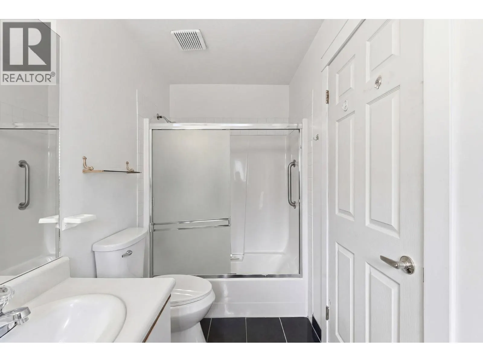 4035 Gellatly Road Unit# 106