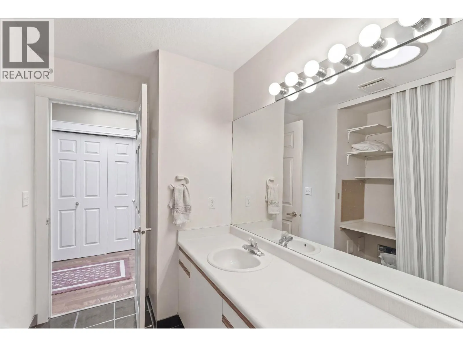 4035 Gellatly Road Unit# 106
