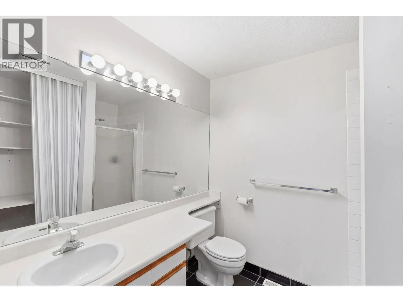4035 Gellatly Road Unit# 106