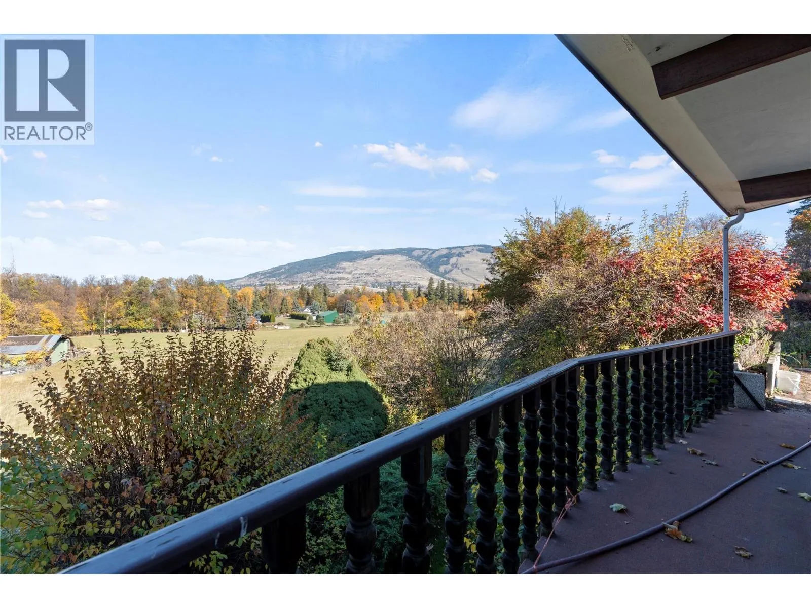 6709 Cosens Bay Road