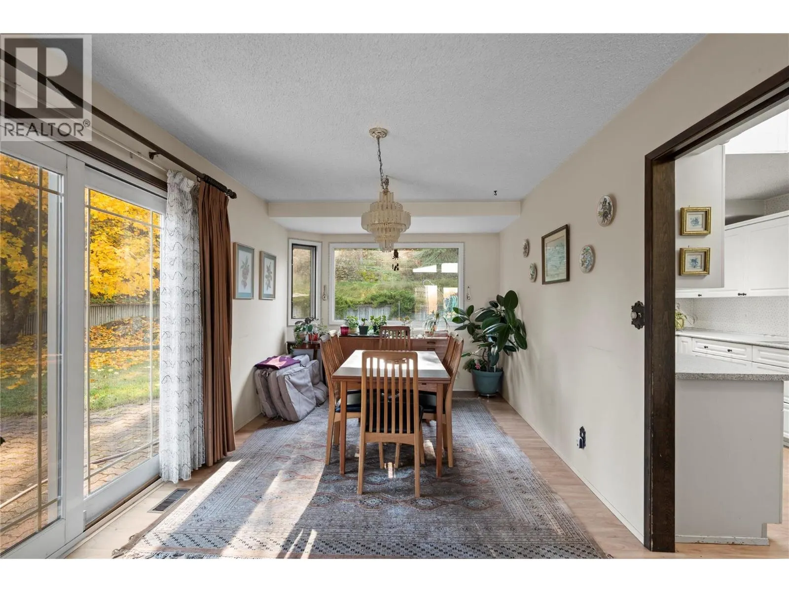 6709 Cosens Bay Road
